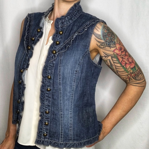 Tribal Denim Ruffle and Button Vest Size 10 - Picture 2 of 6